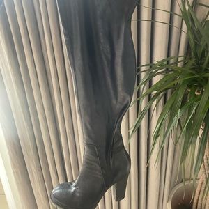 Fred Segal 100% leather Italian made boots